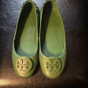 Tory Burch Green Leather Loafers with Logo